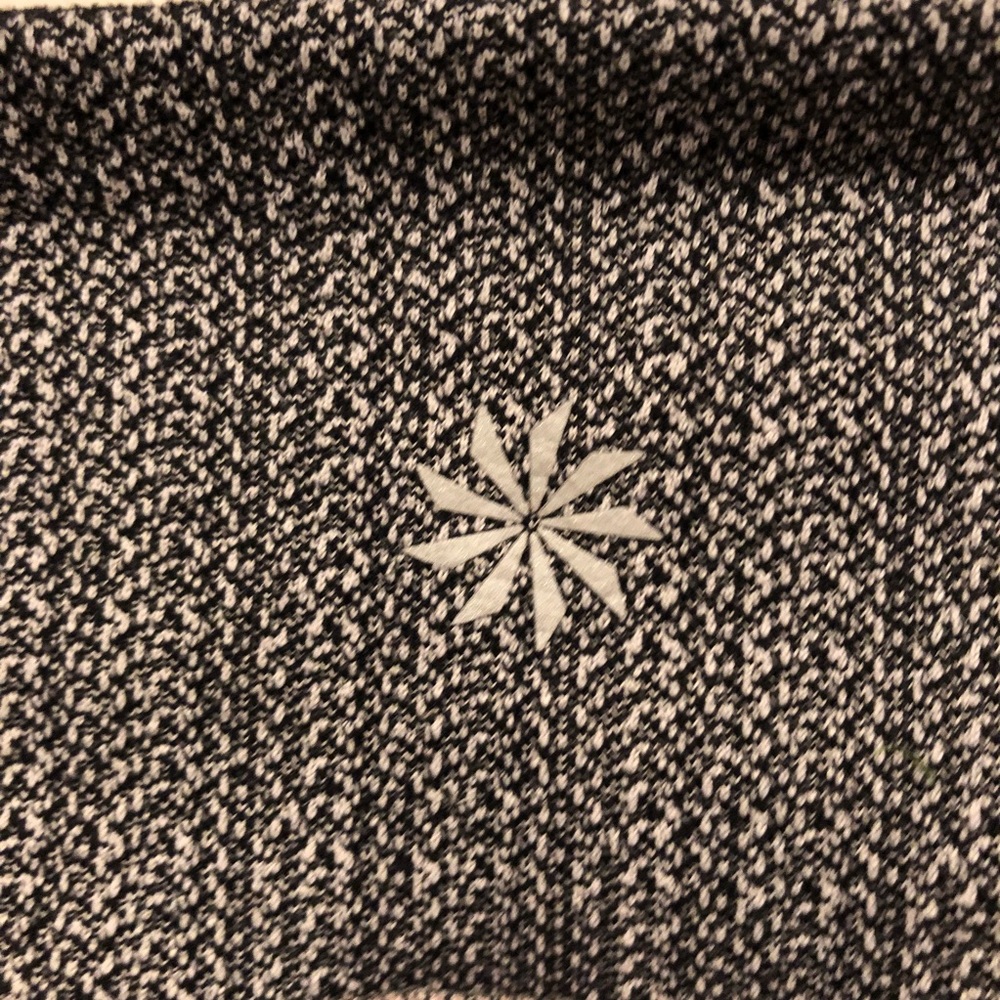 Athleta gray leggings with pockets! - Picture 7 of 8